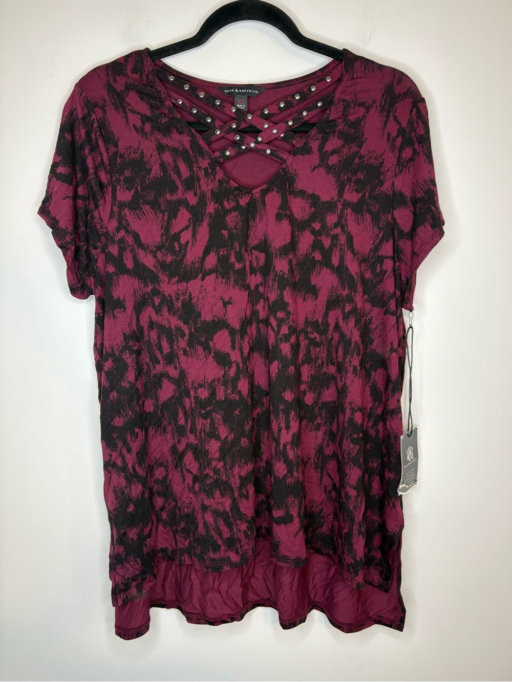 Rock & Republic NWT Plum and Black Studded Crisscross Short Sleeve Tee Size XL
